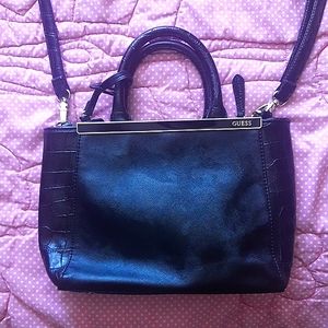 Women Satchel 《Guess》[small~med]